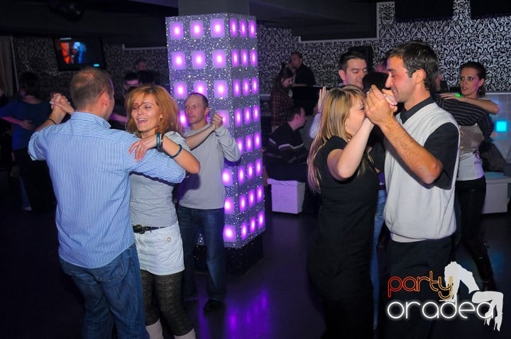 Seară de dans în Club Life,