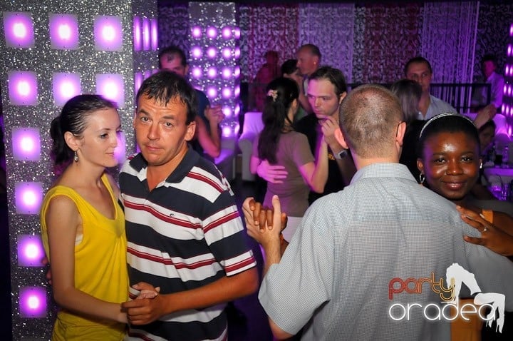 Seară de dans în Life Club, 