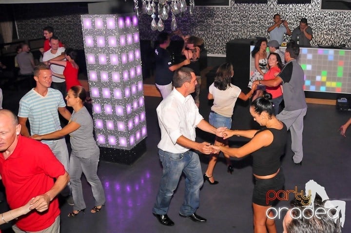 Seară de dans în Life Club, 