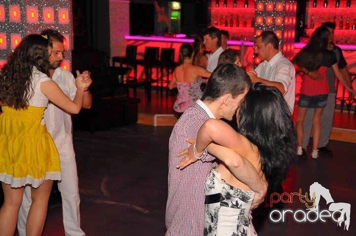 Seară de dans în Life Club, 