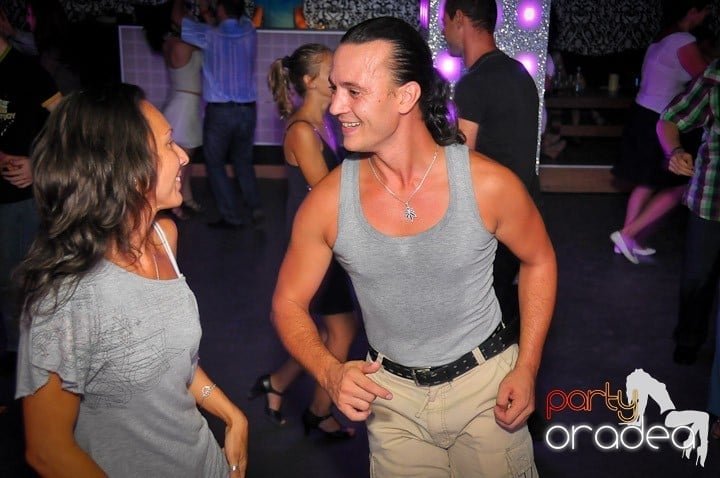 Seară de dans în Life Club, 