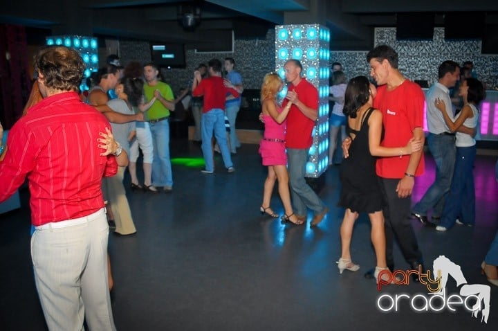 Seară de dans în Life Club, 