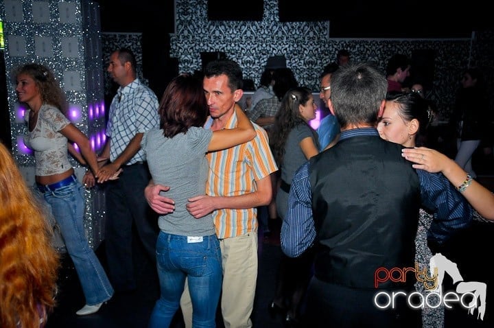 Seară de dans în Life Club,