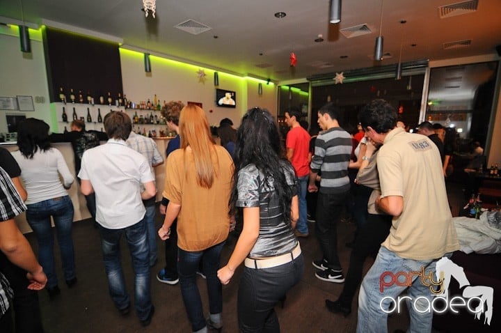 Seară de dans la Blondy's Art Cafe,