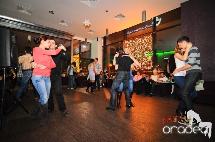 Seară de dans la Blondy's Art Cafe,