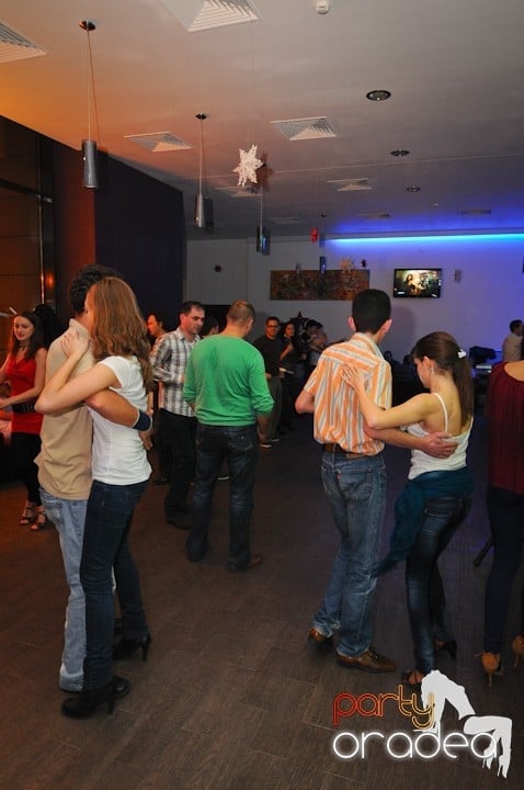 Seară de dans la Blondy's Art Cafe,