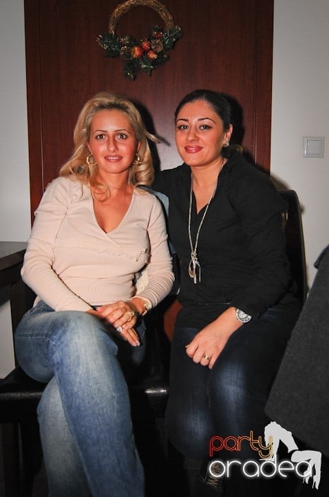 Seară de dans la Blondy's Art Cafe,