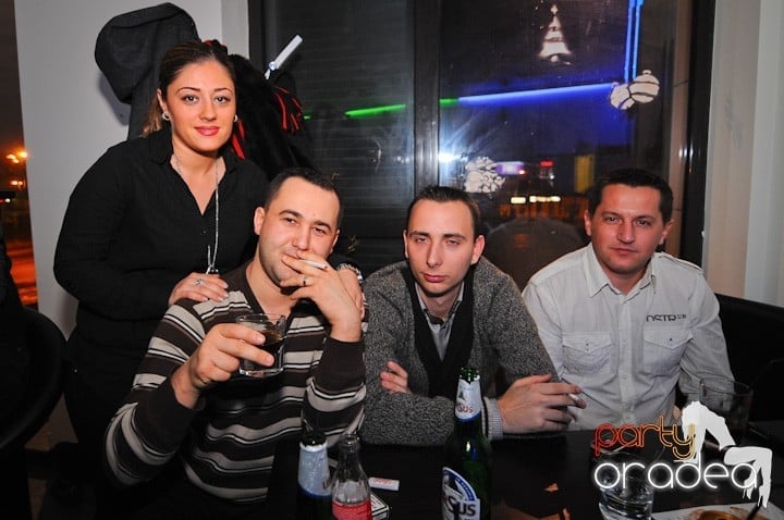 Seară de dans la Blondy's Art Cafe,