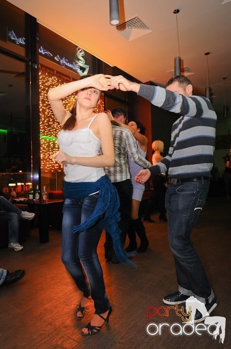 Seară de dans la Blondy's Art Cafe,