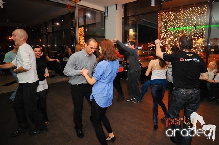 Seară de dans la Blondy's Art Cafe,