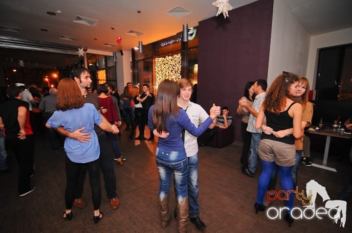Seară de dans la Blondy's Art Cafe,