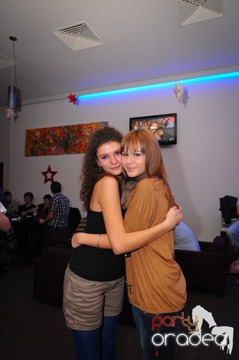 Seară de dans la Blondy's Art Cafe,