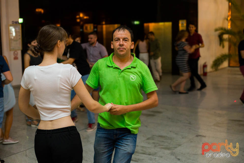 Seară de Dans,