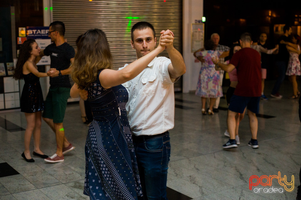 Seară de Dans,