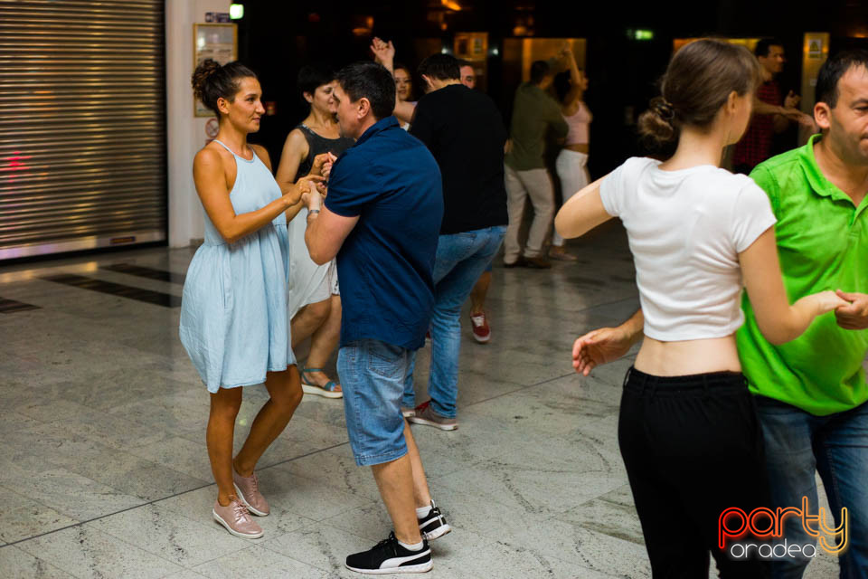 Seară de Dans,