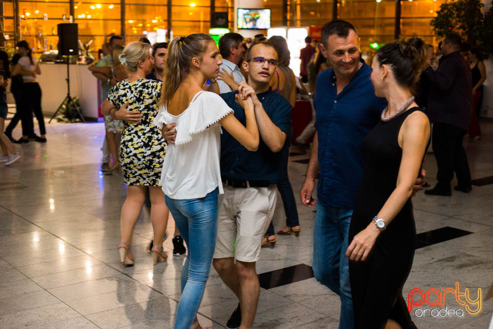 Seară de Dans,