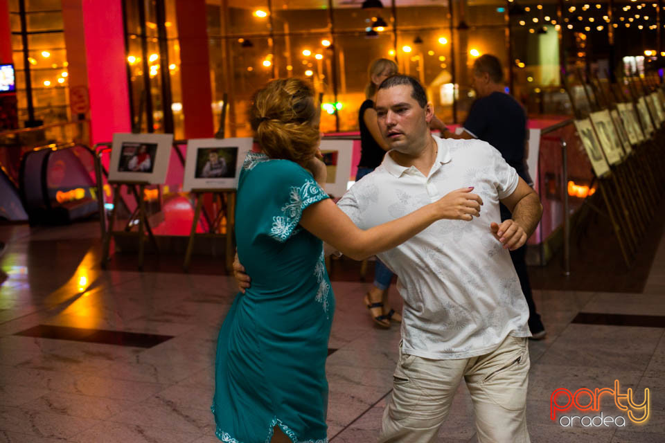 Seară de Dans,