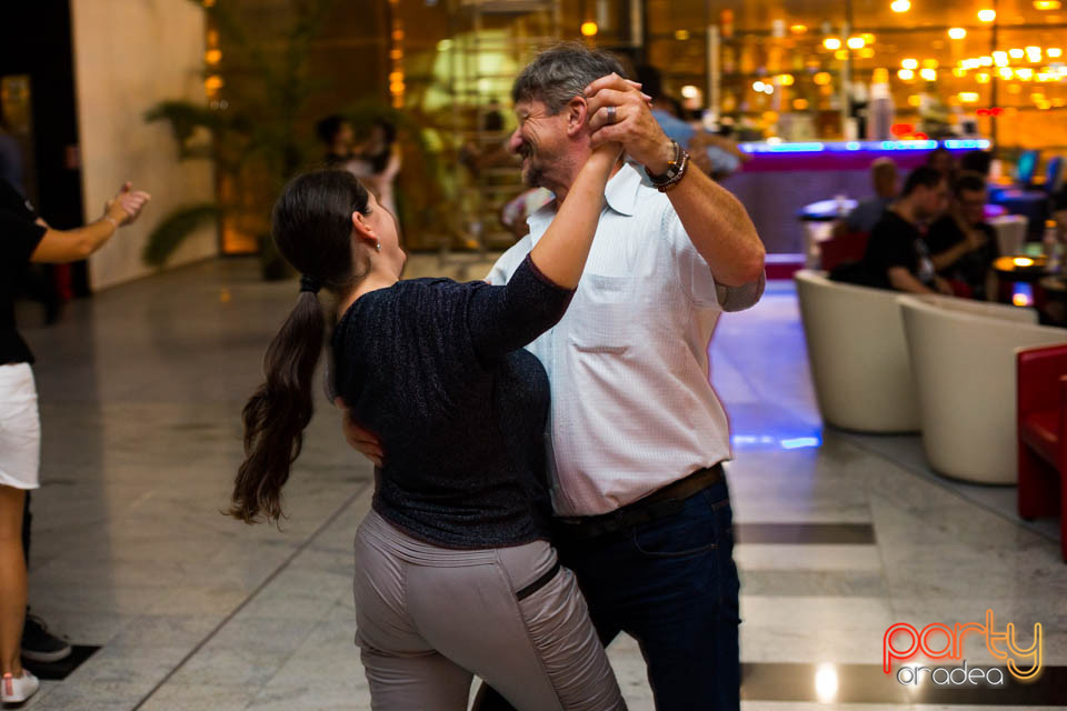 Seară de Dans,