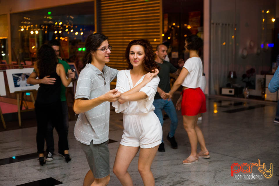 Seară de Dans,