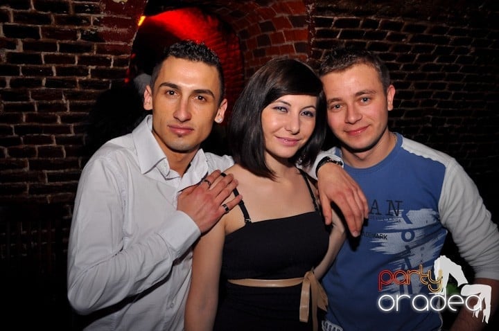 Seară de joi în Club Escape,