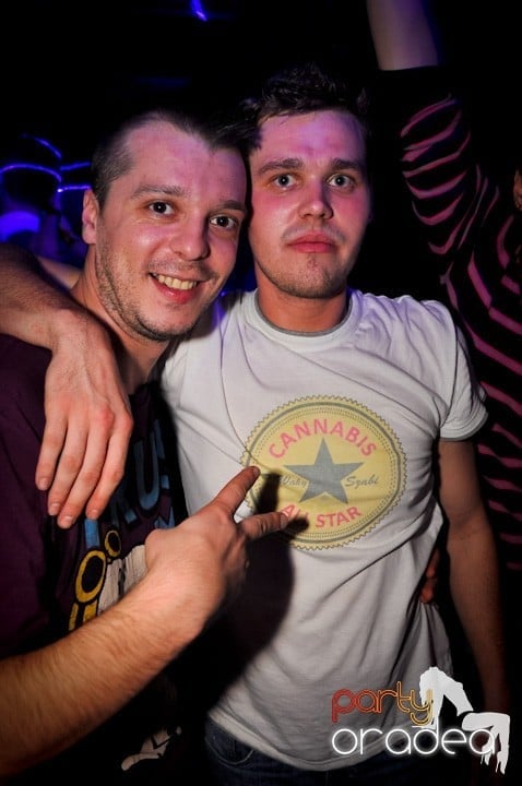 Seară de joi în Club Escape,
