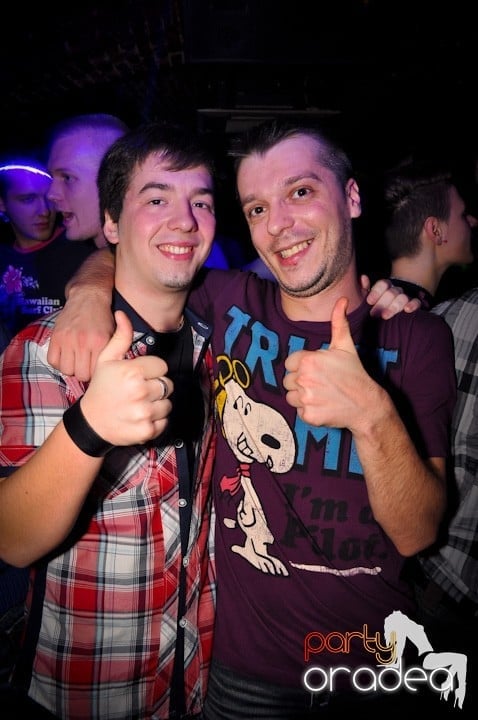 Seară de joi în Club Escape,