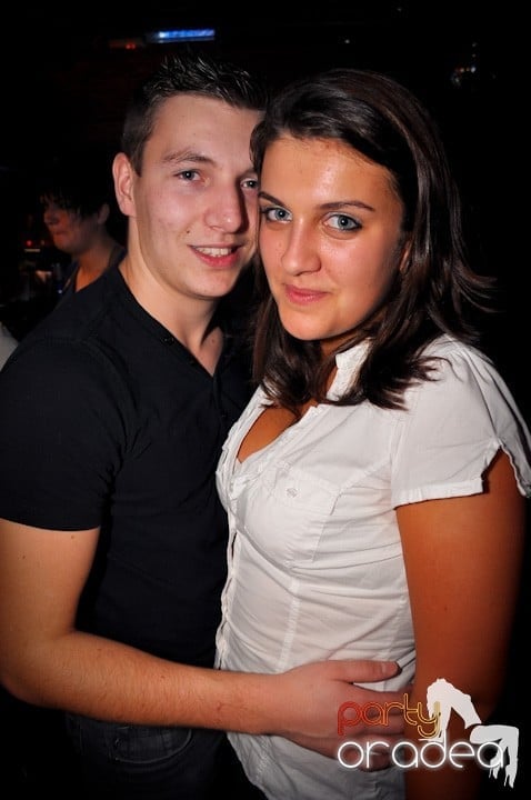 Seară de joi în Club Escape,