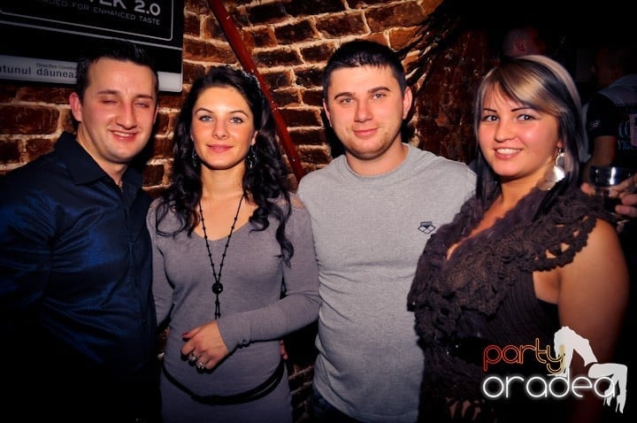 Seară de joi în Club Escape,