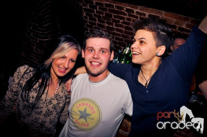Seară de joi în Club Escape,
