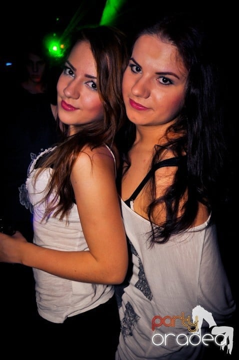 Seară de joi în Club Escape,