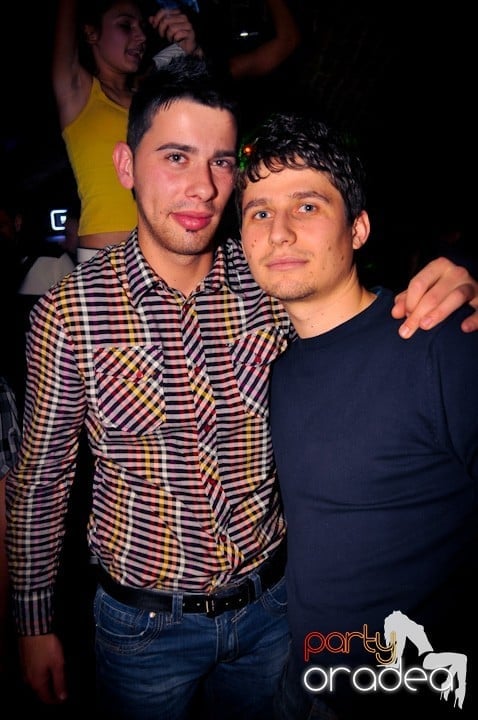 Seară de joi în Club Escape,