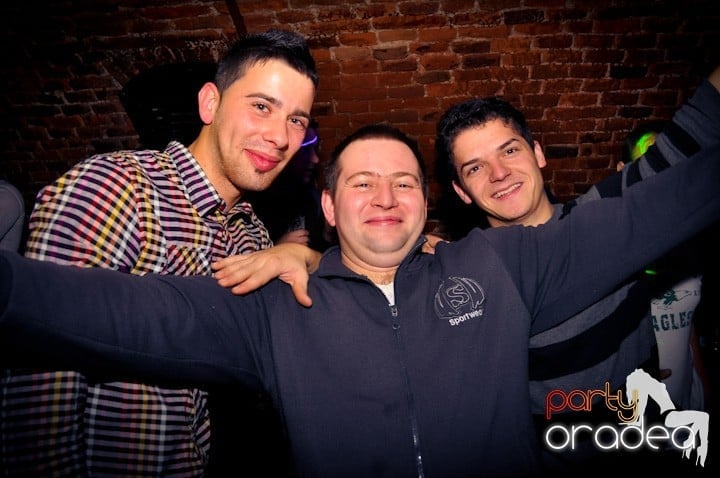Seară de joi în Club Escape,