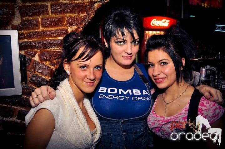 Seară de joi în Club Escape, 