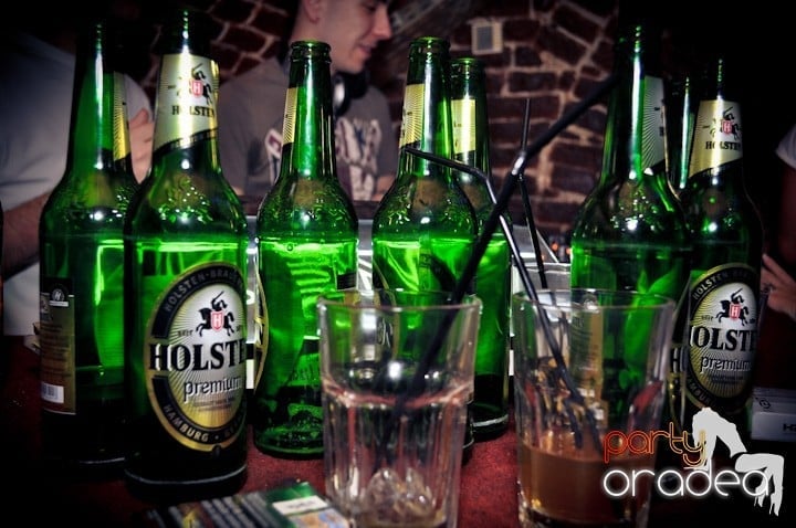 Seară de joi în Club Escape,