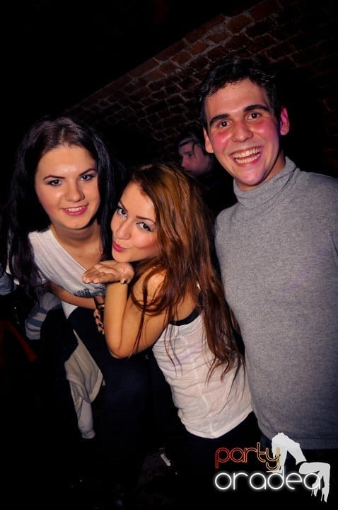 Seară de joi în Club Escape,