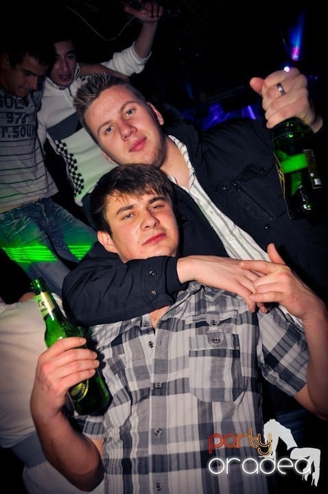 Seară de joi în Club Escape,