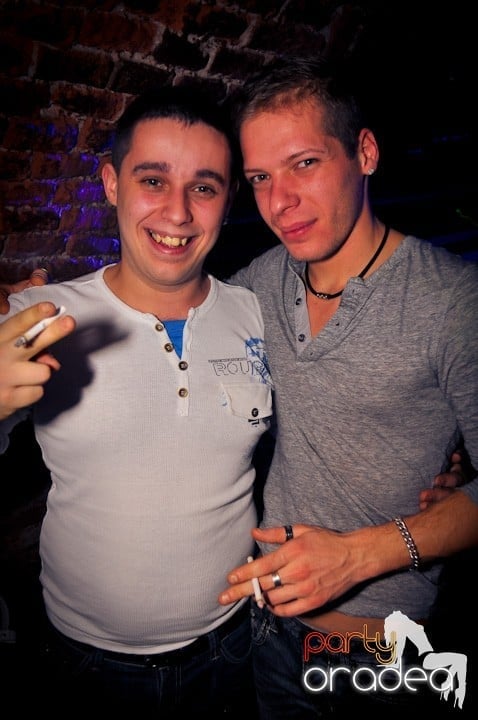 Seară de joi în Club Escape,