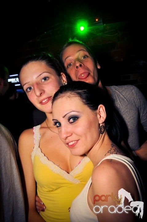 Seară de joi în Club Escape,