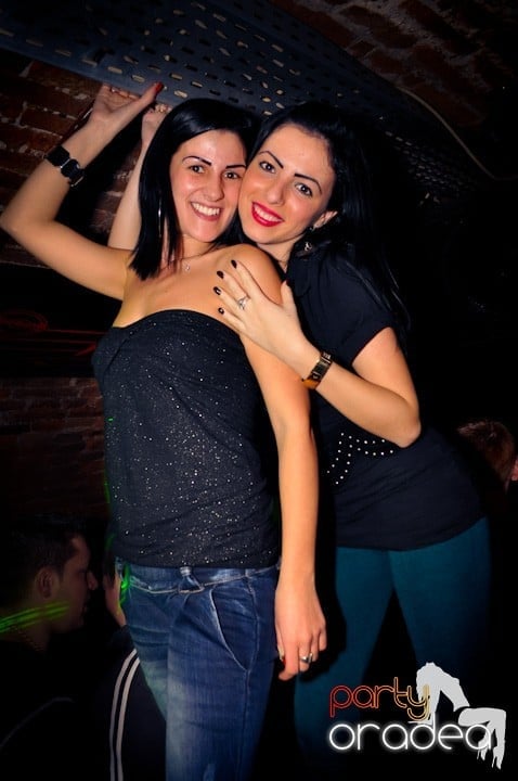 Seară de joi în Club Escape,