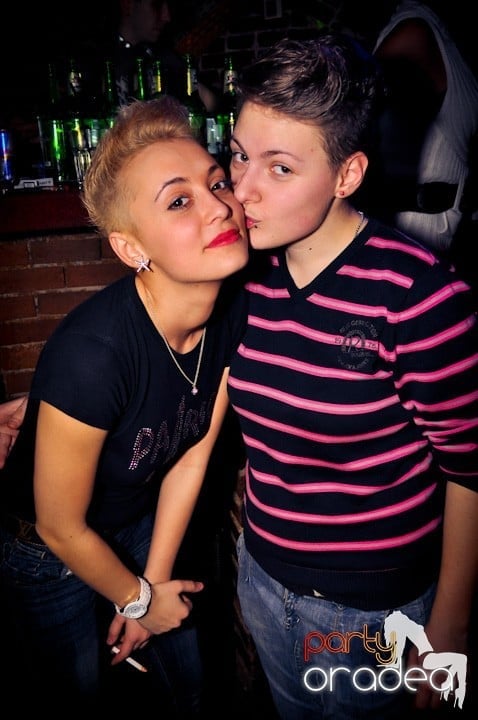Seară de joi în Club Escape,