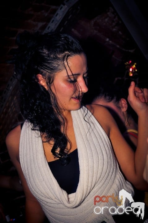 Seară de joi în Club Escape,