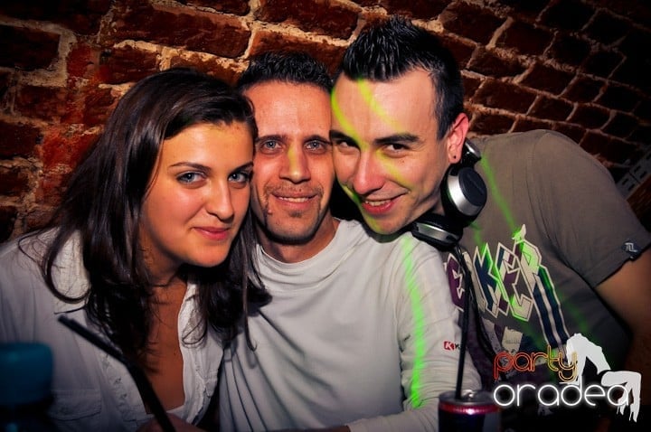 Seară de joi în Club Escape,