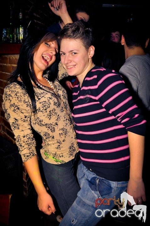 Seară de joi în Club Escape,