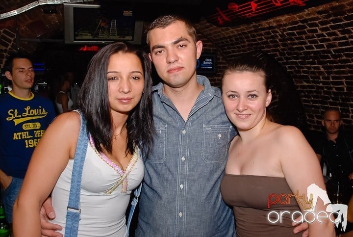 Seară de joi în Club Escape, 