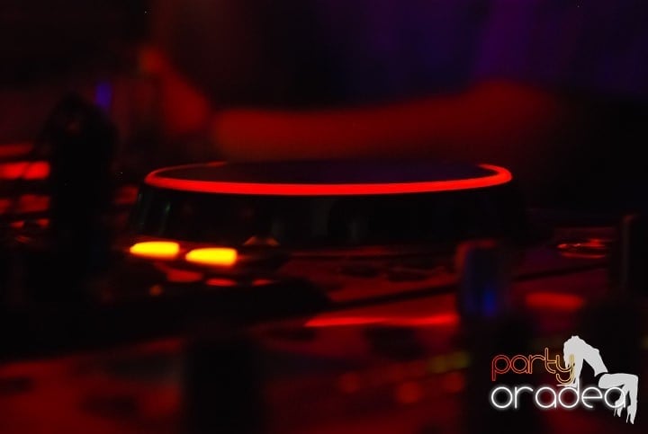 Seară de joi în Club Escape,