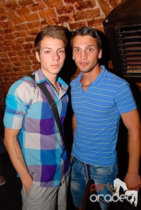 Seară de joi în Club Escape,