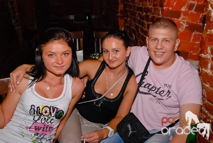 Seară de joi în Club Escape,