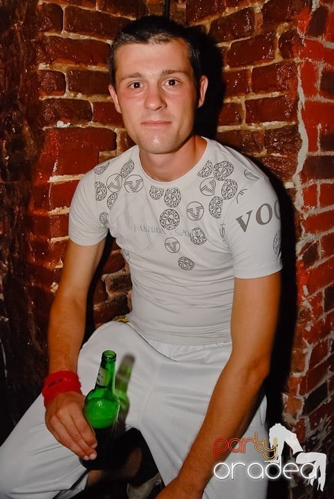 Seară de joi în Club Escape,