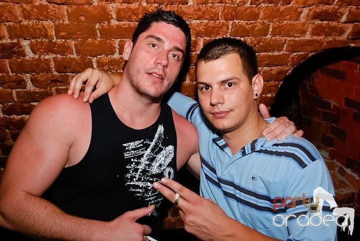 Seară de joi în Club Escape, 