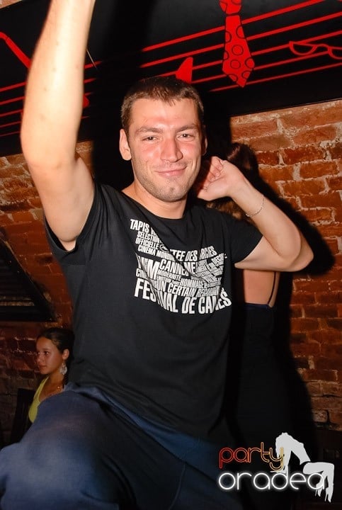 Seară de joi în Club Escape,